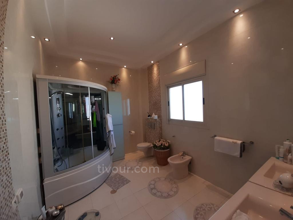 Penthouse 5.5 rooms Ashdod Tet Zayin 210-IBL-1982