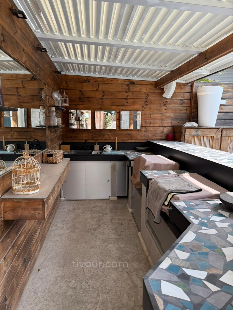 Villa 8 rooms Ashdod Yud Zayin 210-IBL-2108