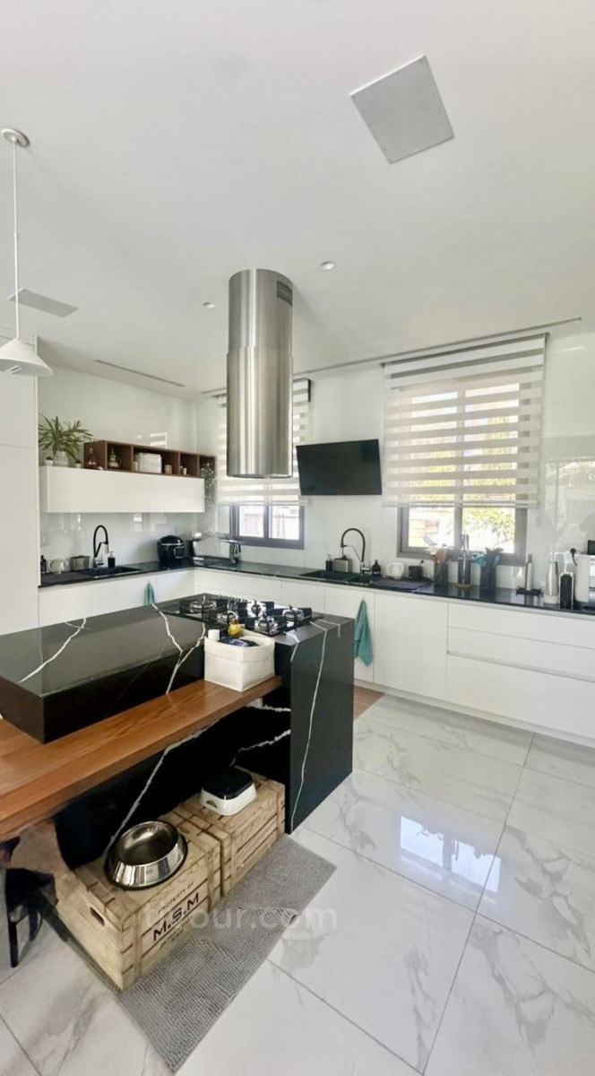 Villa 8 rooms Ashdod Yud Zayin 210-IBL-2108
