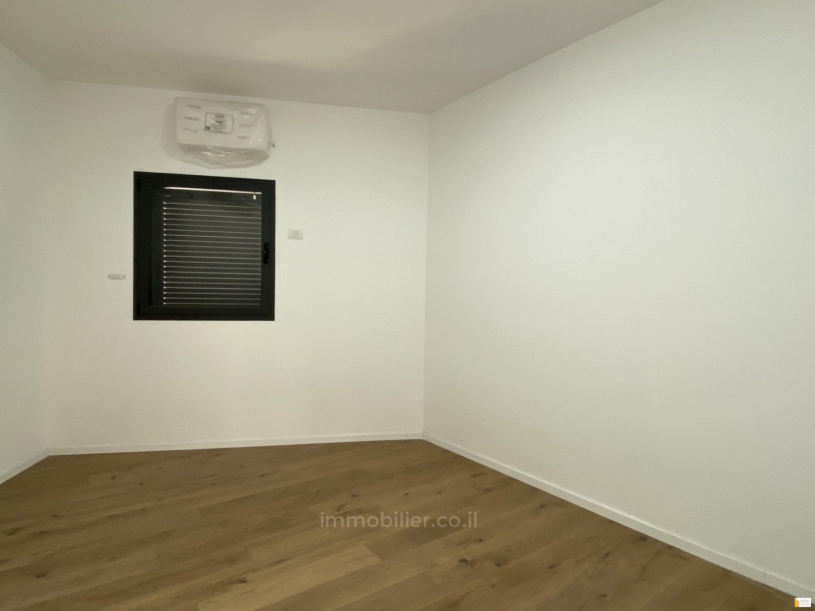 Penthouse 4 rooms Tel Aviv tel aviv 232-IBL-3468