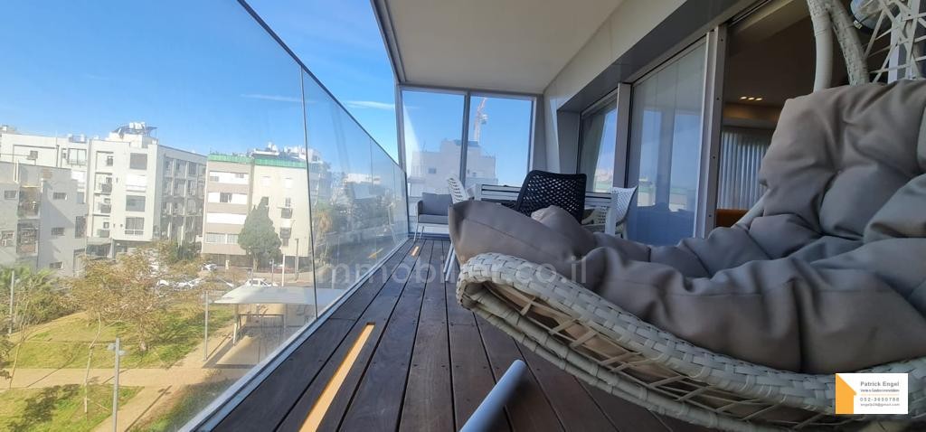 Apartment 3.5 rooms Tel Aviv quarter of the sea 232-IBL-3526