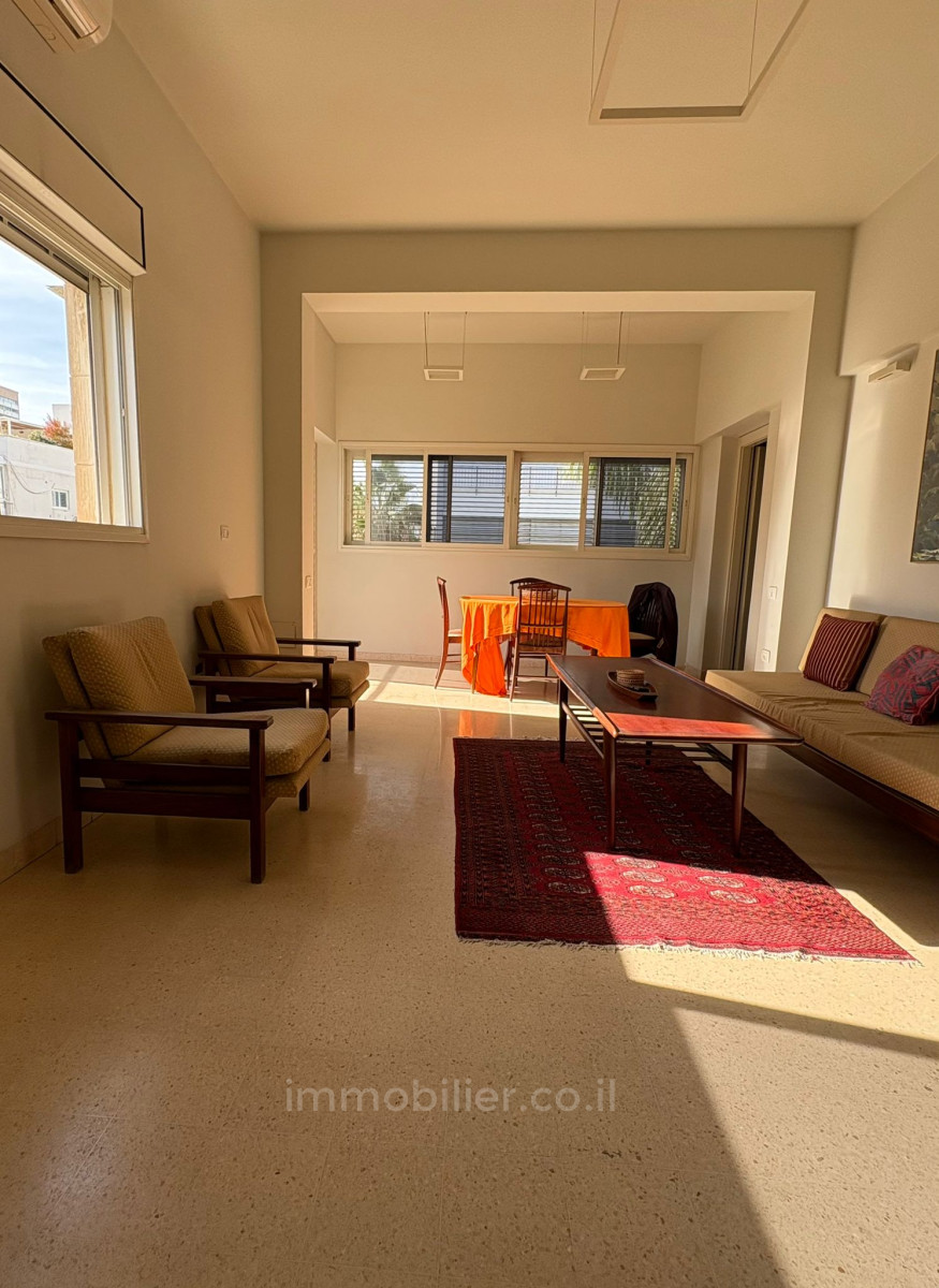 Apartment 3.5 rooms Tel Aviv quarter of the sea 232-IBL-4000