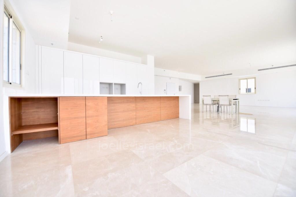Penthouse 7 rooms Netanya Nat 600 316-IBL-1600