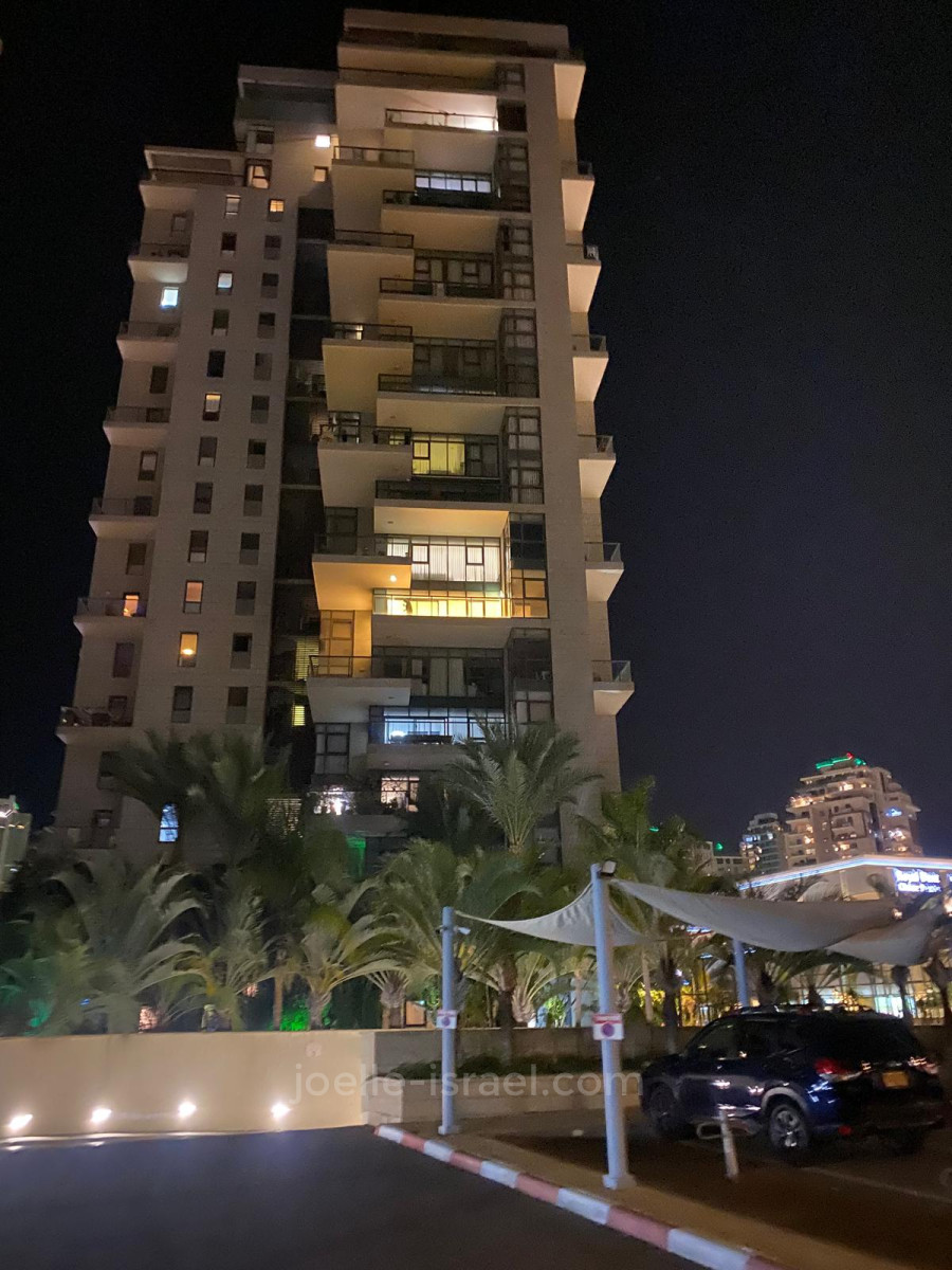 Apartment 5 rooms Netanya Ir Yamim 316-IBL-1753