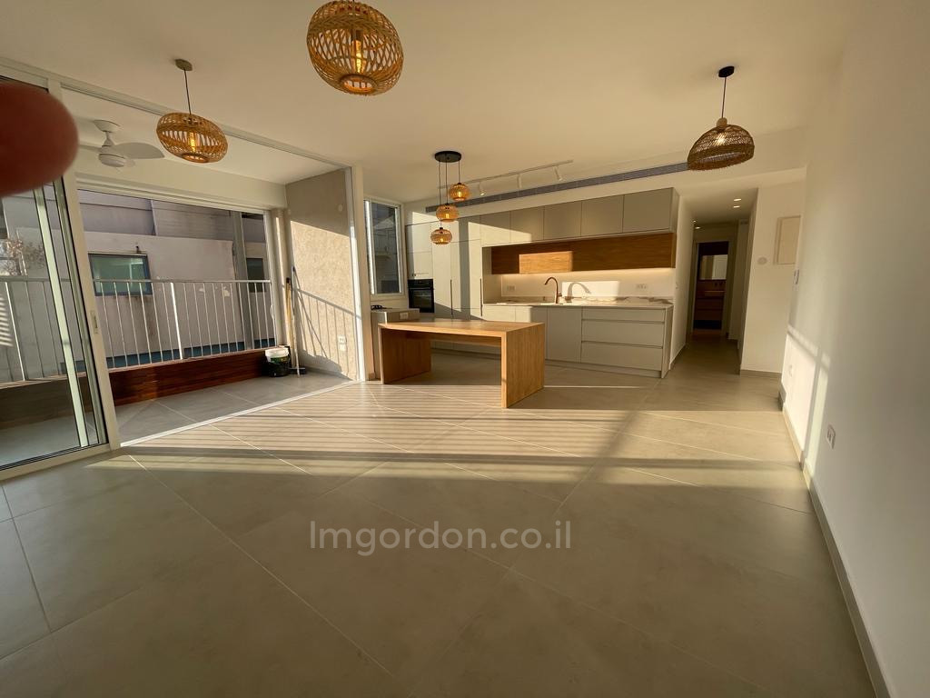 Apartment 3 rooms Tel Aviv quarter of the sea 357-IBL-1534