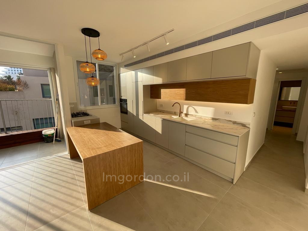 Apartment 3 rooms Tel Aviv quarter of the sea 357-IBL-1534
