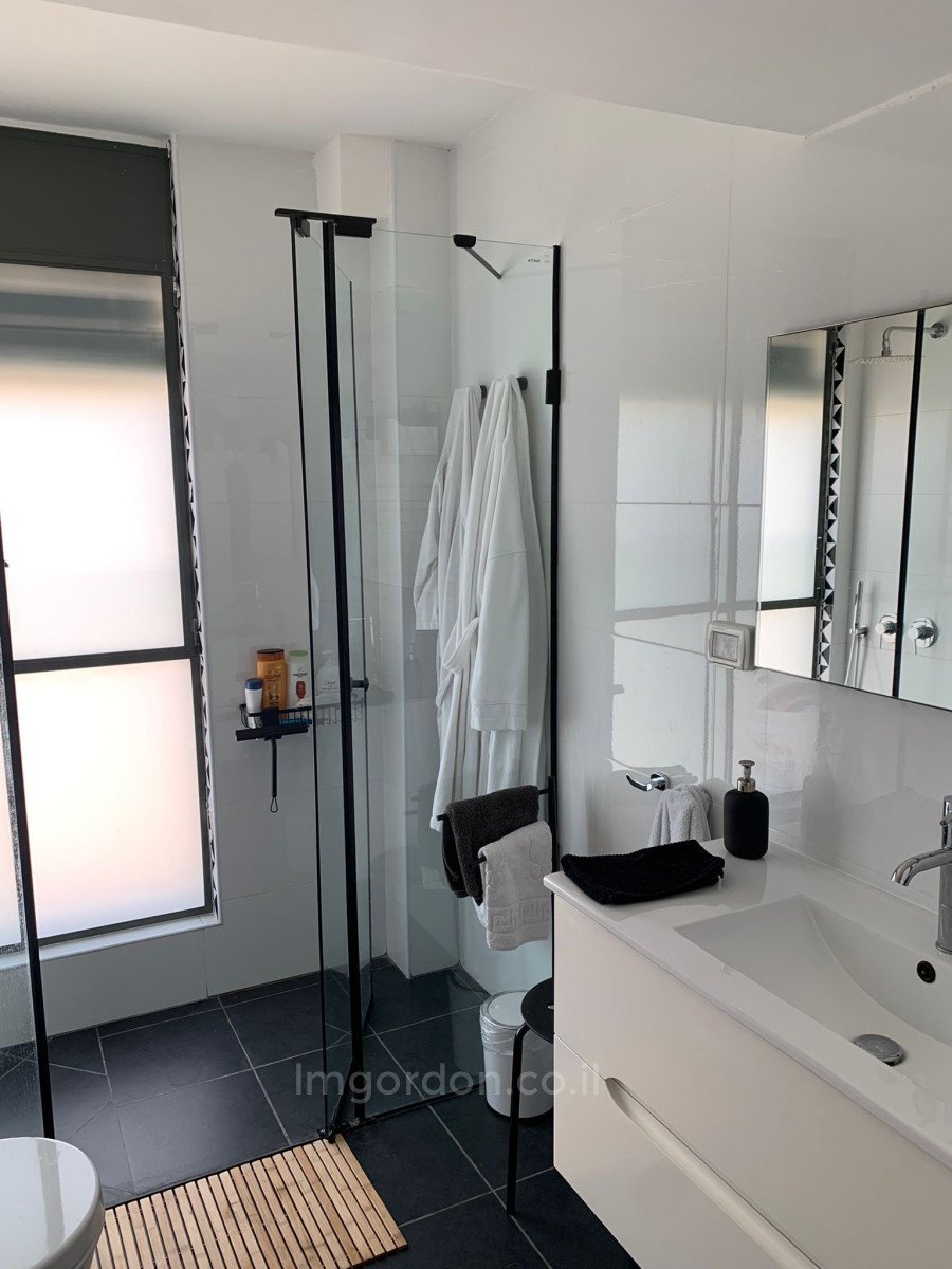 Apartment 3 rooms Tel Aviv Nahalat binyamin 357-IBL-1550