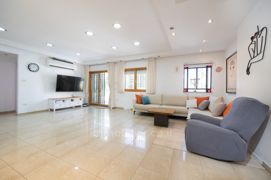 Ground floor Jerusalem