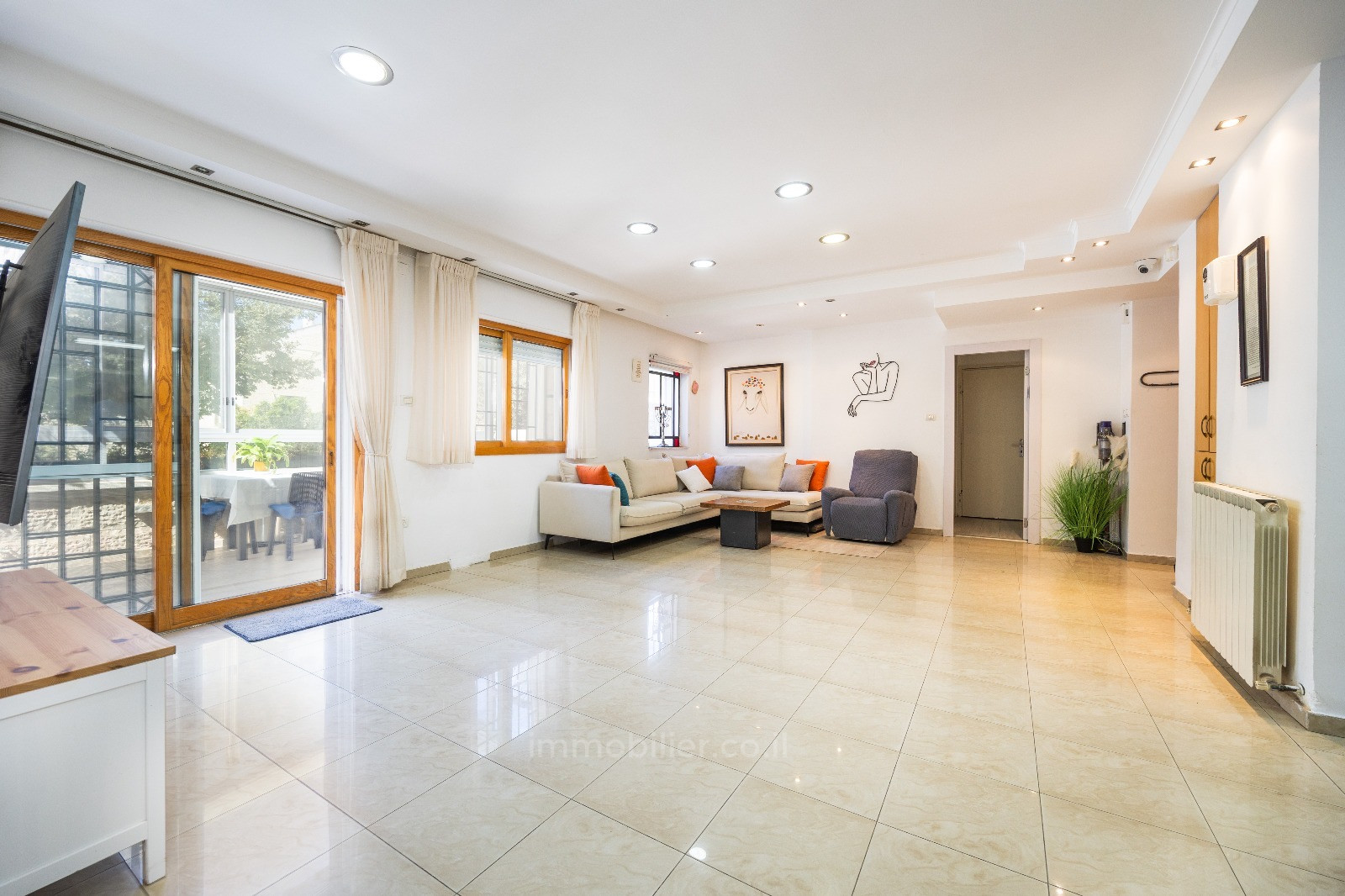 Ground floor 8 rooms Jerusalem Beit Vagan 424-IBL-380