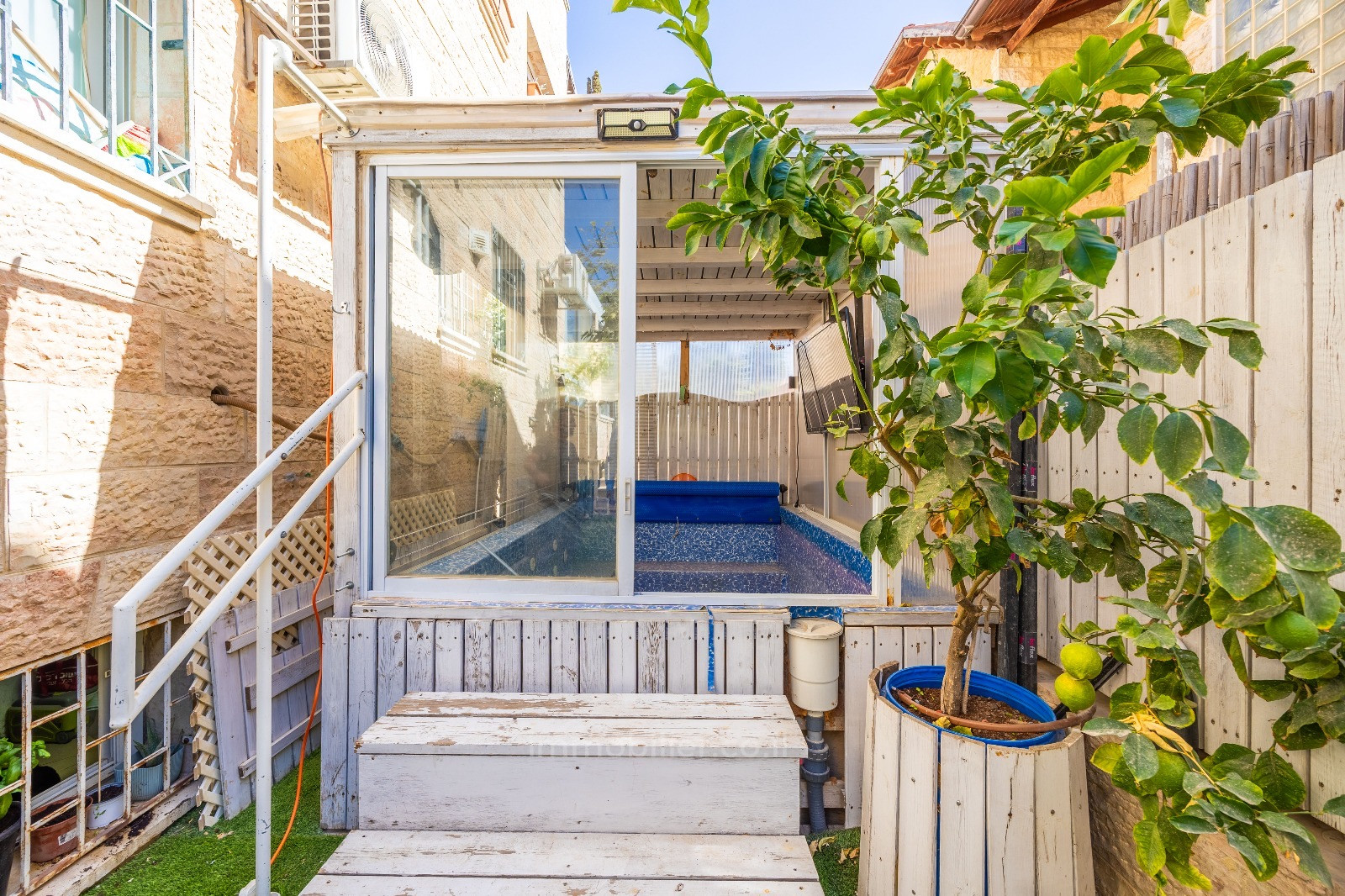 Ground floor 8 rooms Jerusalem Beit Vagan 424-IBL-380