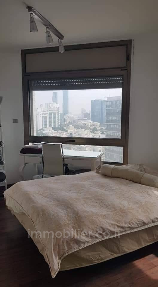 Apartment 5.5 rooms Tel Aviv City center 457-IBL-1147