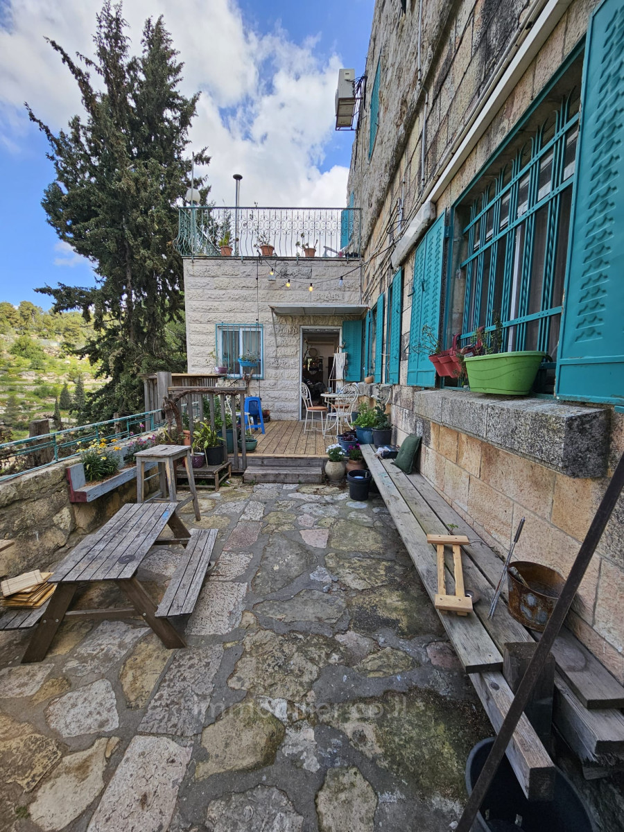 Grounds 10 rooms Jerusalem Ein Kerem 457-IBL-1340