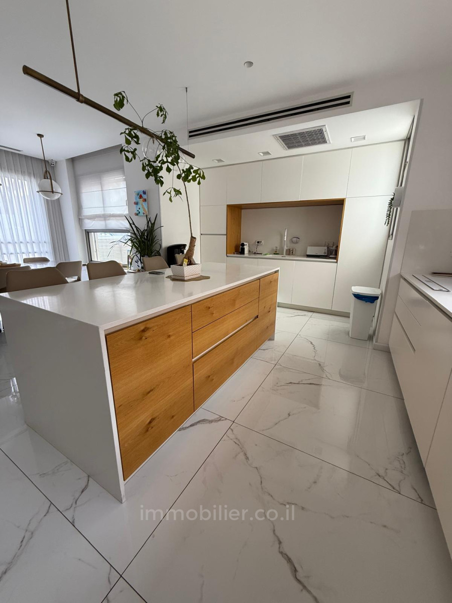 Villa 7 rooms Kfar Yona Kfar Yona 478-IBL-370
