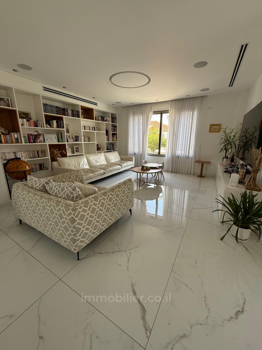Villa 7 rooms Kfar Yona Kfar Yona 478-IBL-370