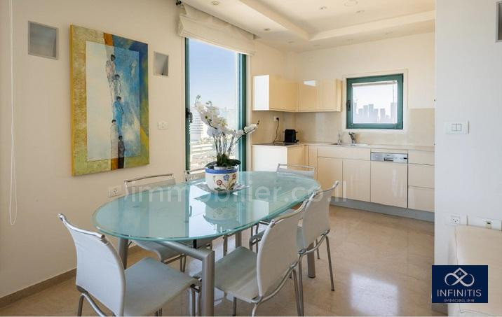 Apartment 3 rooms Tel Aviv First sea line 527-IBL-140