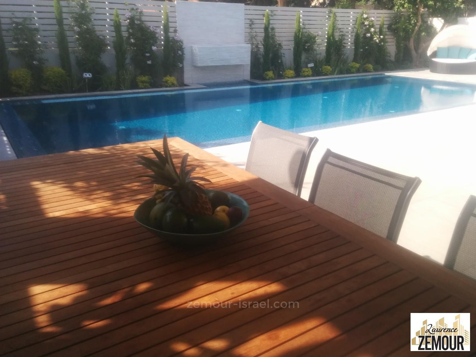 Villa 8 rooms Raanana Kiryat Eliyahu Golomb 60-IBL-1284