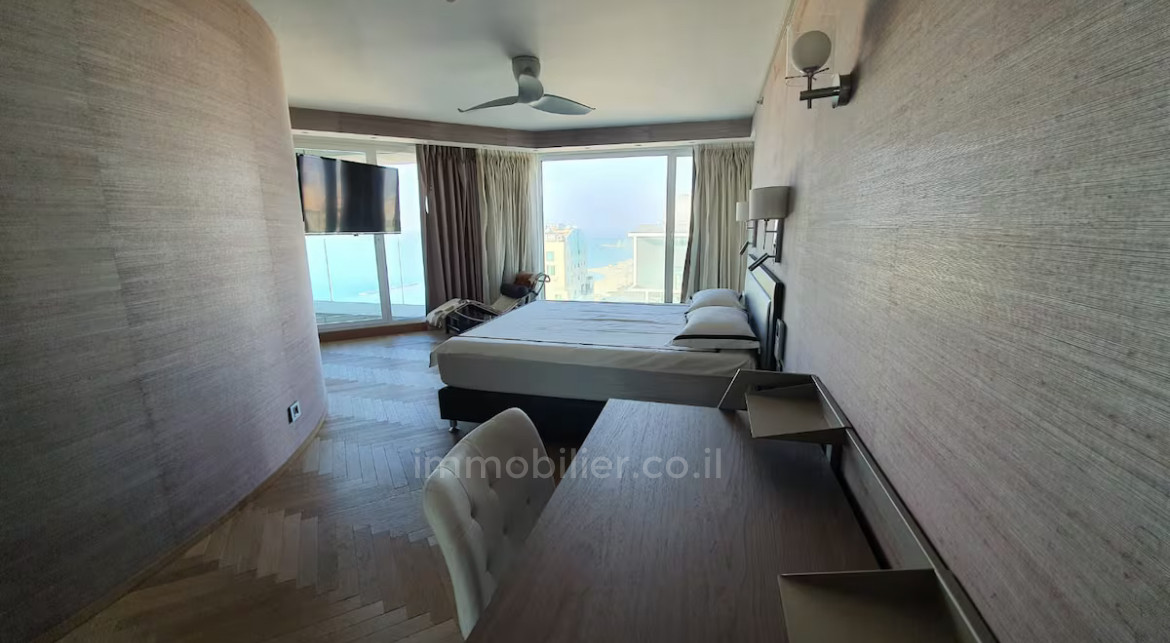 Penthouse 4 rooms Tel Aviv First sea line 627-IBL-14