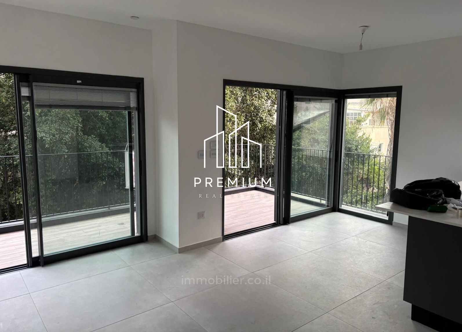 Apartment 4 rooms Tel Aviv Dizengof 627-IBL-17