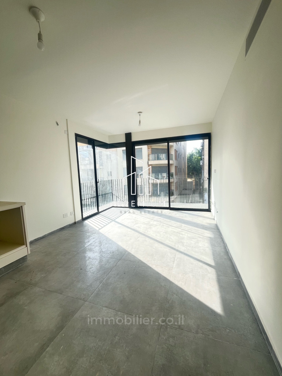 Apartment 4 rooms Tel Aviv Lev Tel-Aviv 627-IBL-20