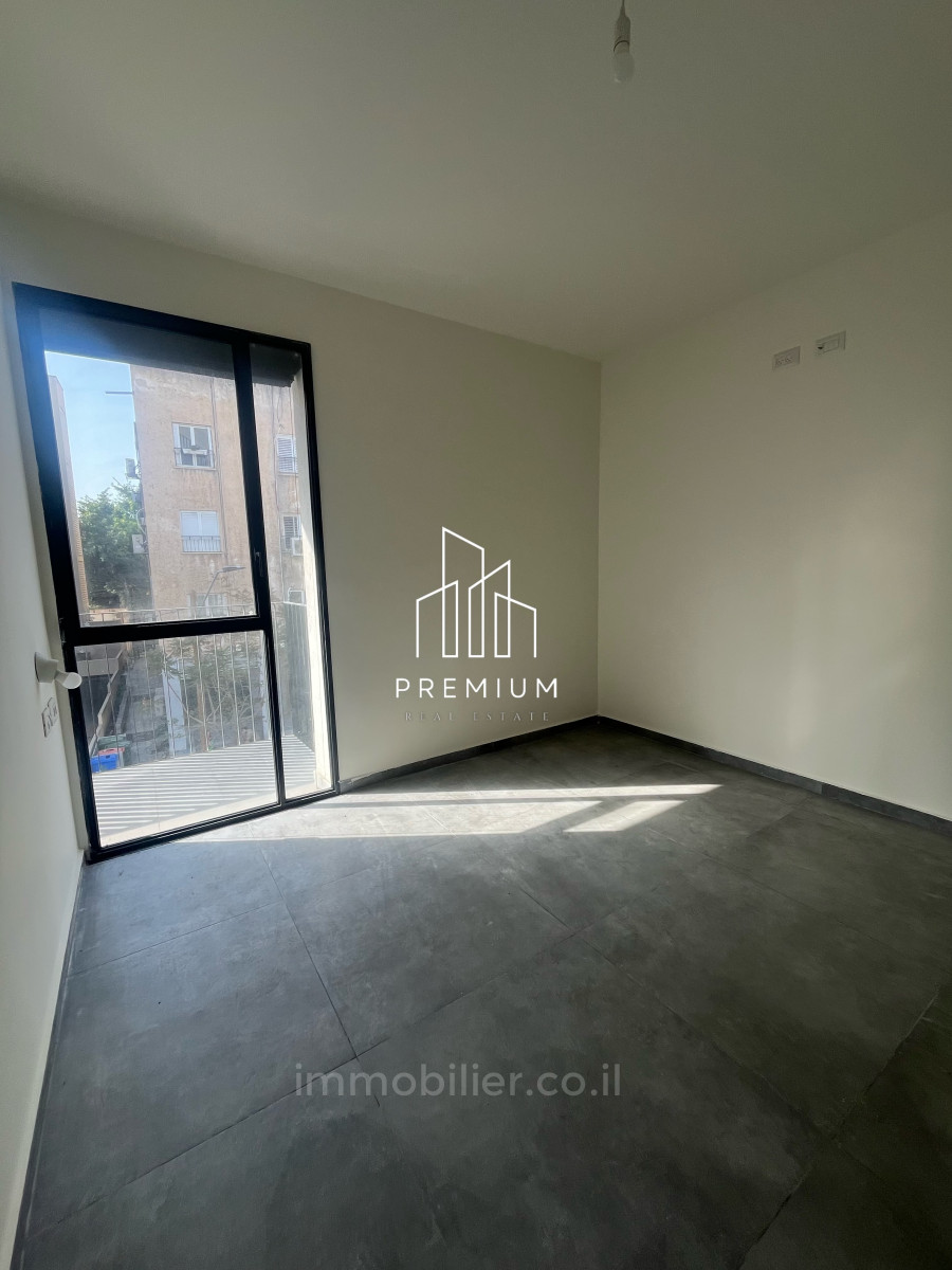 Apartment 4 rooms Tel Aviv Lev Tel-Aviv 627-IBL-20