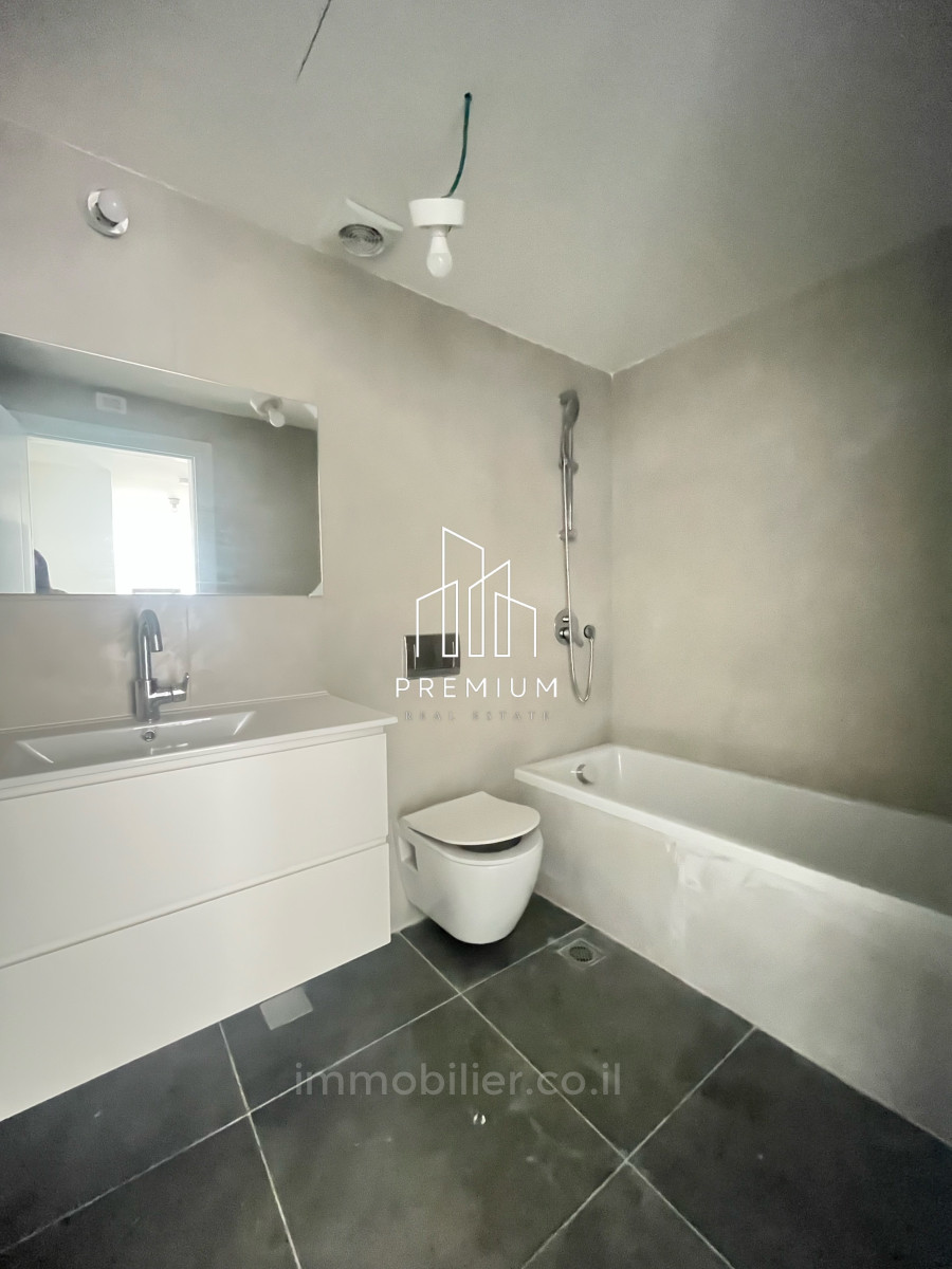 Apartment 4 rooms Tel Aviv Lev Tel-Aviv 627-IBL-20