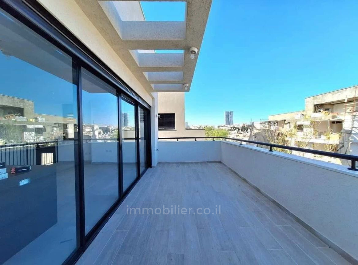 Apartment 4 rooms Tel Aviv tel aviv north 627-IBL-26