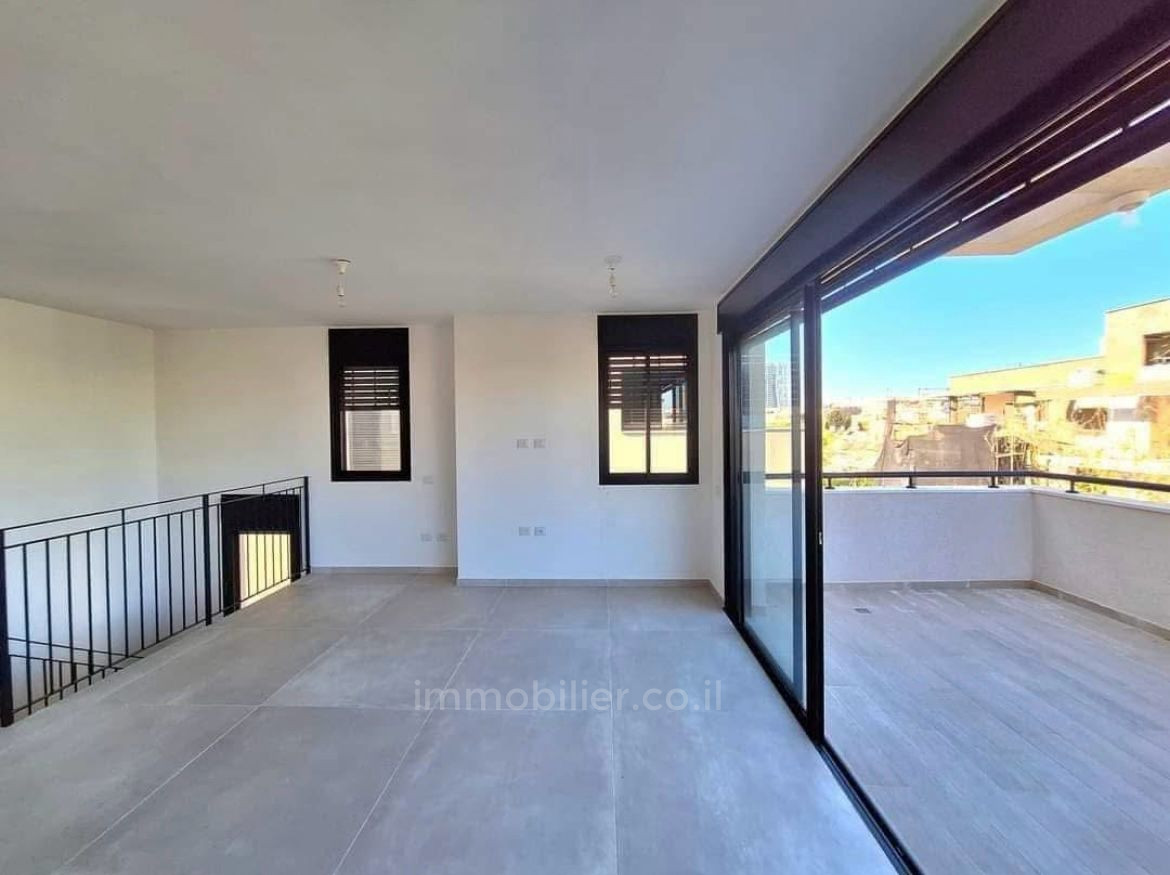 Apartment 4 rooms Tel Aviv tel aviv north 627-IBL-26