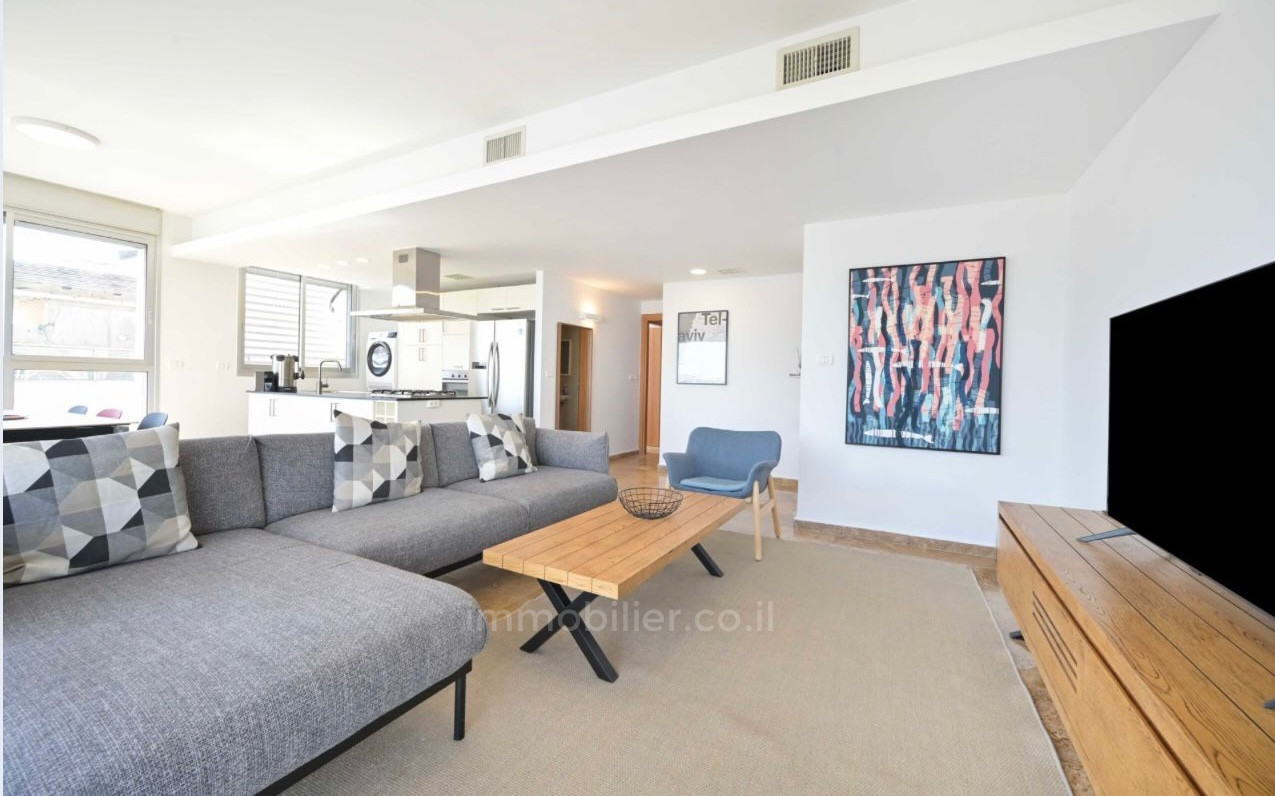 Apartment 4 rooms Tel Aviv First sea line 627-IBL-28