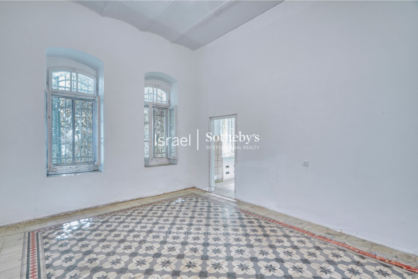 Apartment 2.5 rooms Jerusalem Mochava Germanit 651-IBL-63