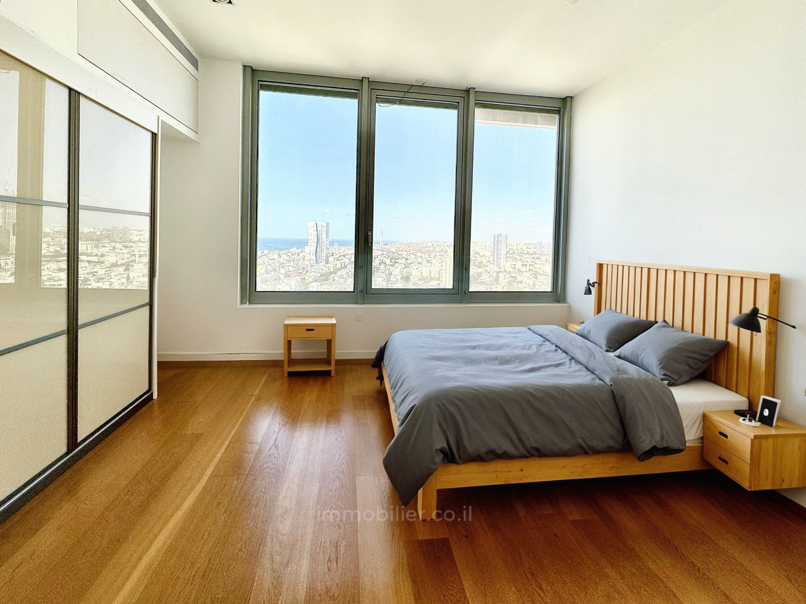Apartment 6.5 rooms Tel Aviv tel aviv 833-IBL-3