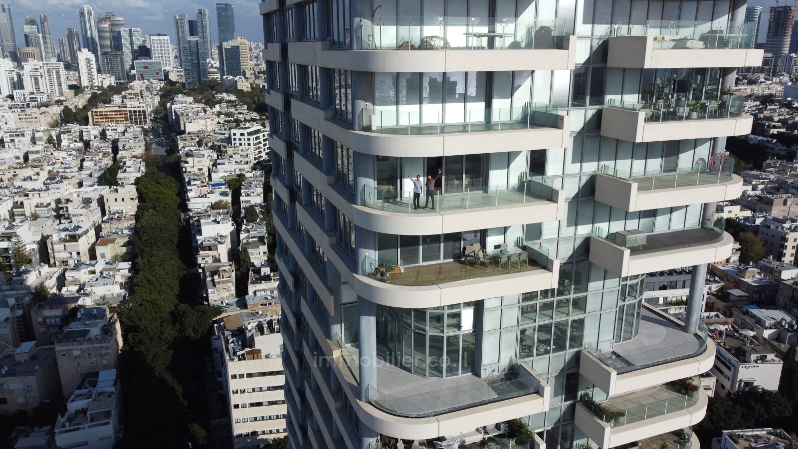 Apartment 6.5 rooms Tel Aviv tel aviv 833-IBL-3