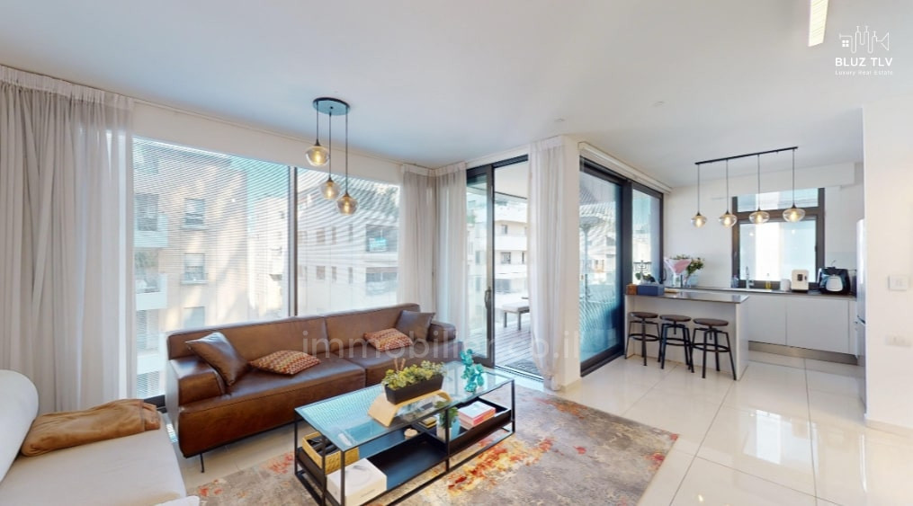 Apartment 3 rooms Tel Aviv First sea line 833-IBL-6