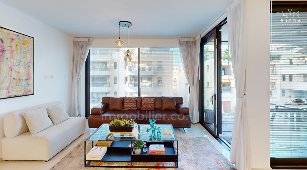 Apartment 3 rooms Tel Aviv First sea line 833-IBL-6
