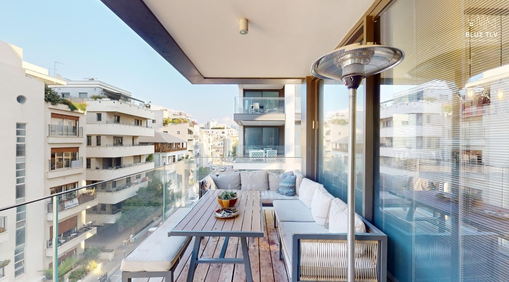Apartment 3 rooms Tel Aviv First sea line 833-IBL-6